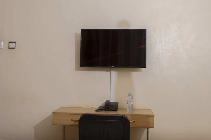 Room 13 of 30