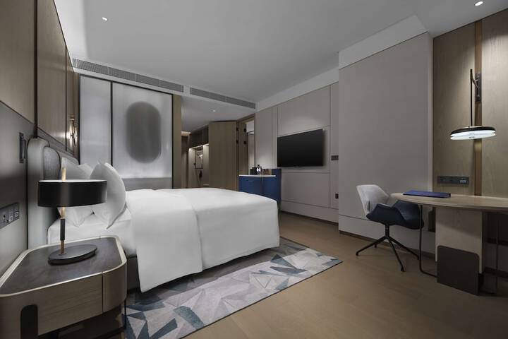 Room 9 of 51