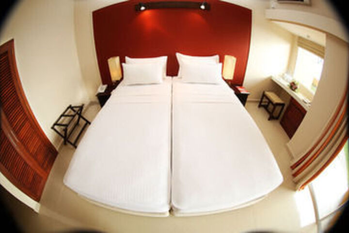 Room 13 of 24