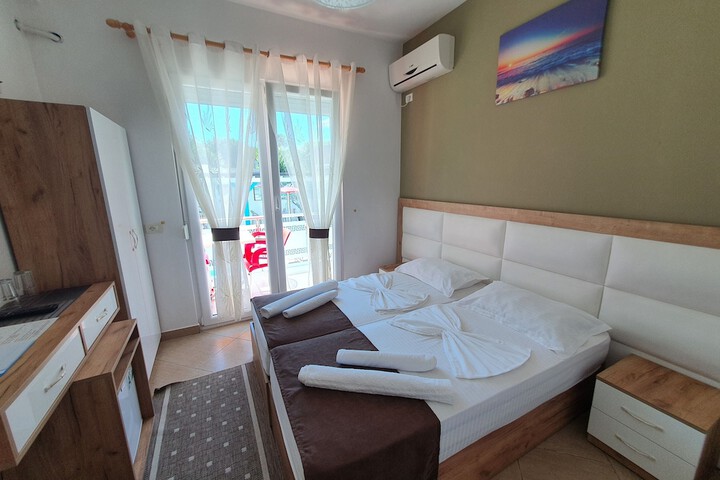 Room 2 of 56