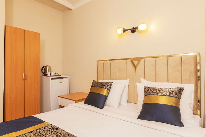 Room 15 of 27