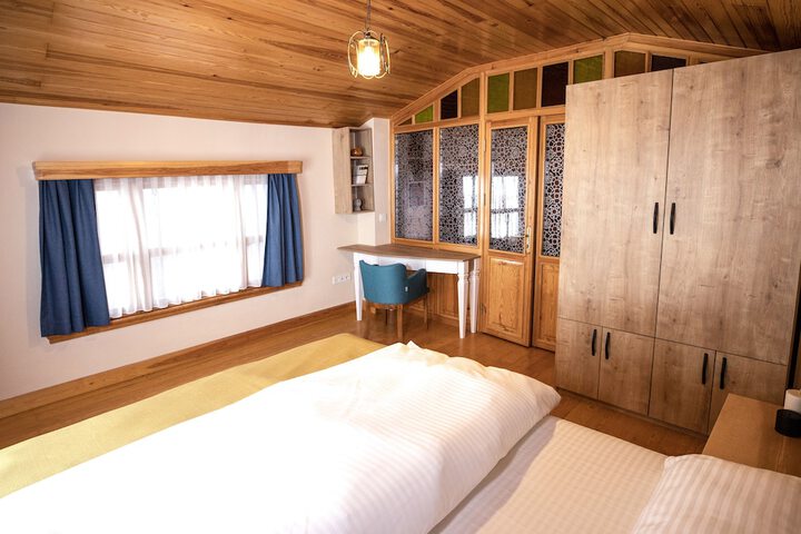 Room 3 of 42