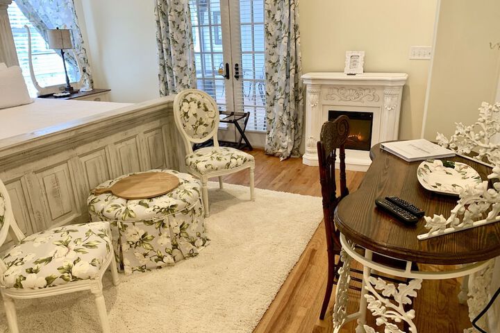 Room 28 of 47