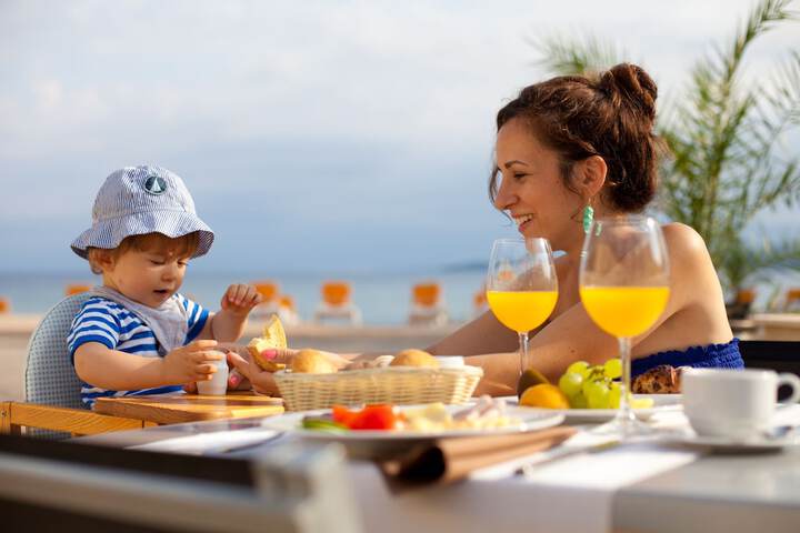 Dining 123 of 134