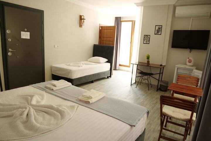 Room 8 of 37