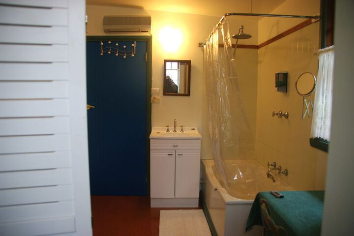 Room 4 of 19