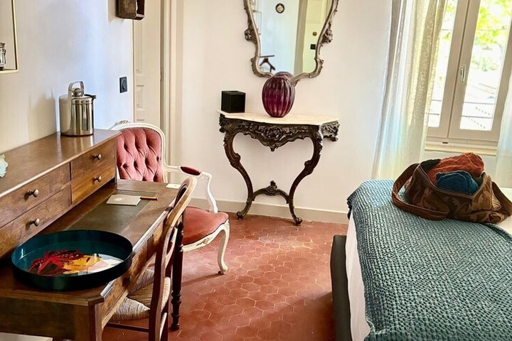 Room 5 of 14