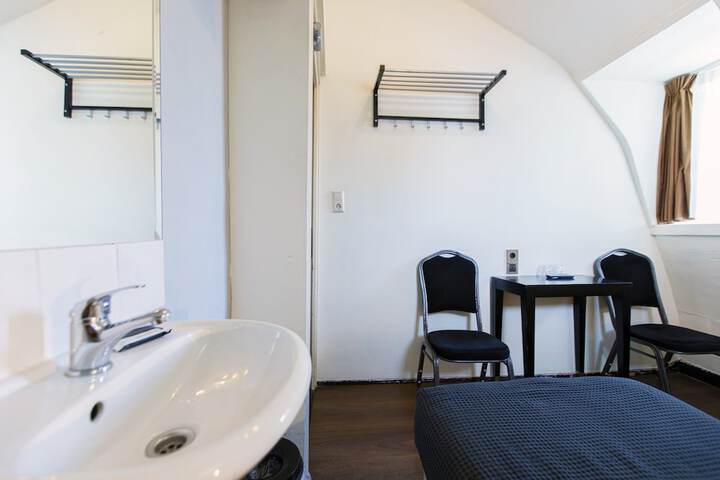 Room 40 of 59