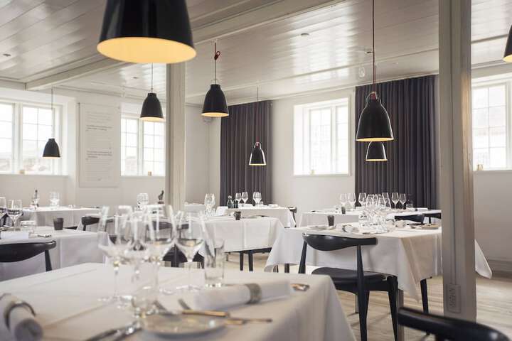 Dining 47 of 70