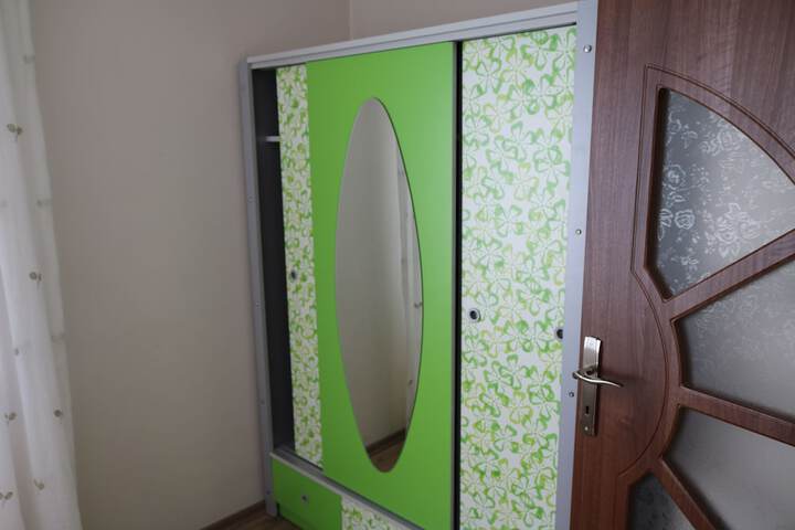 Room 16 of 62