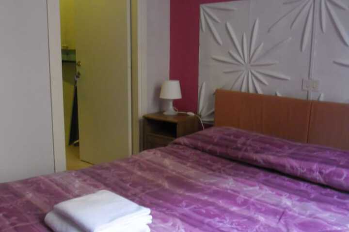 Room 15 of 37
