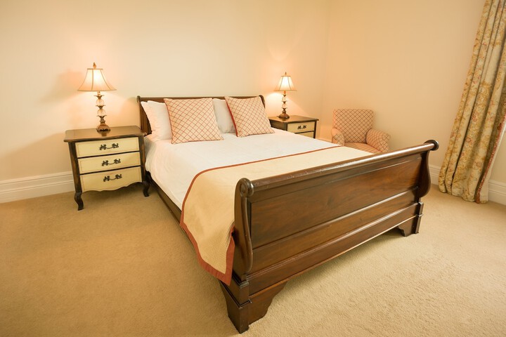 Room 128 of 373
