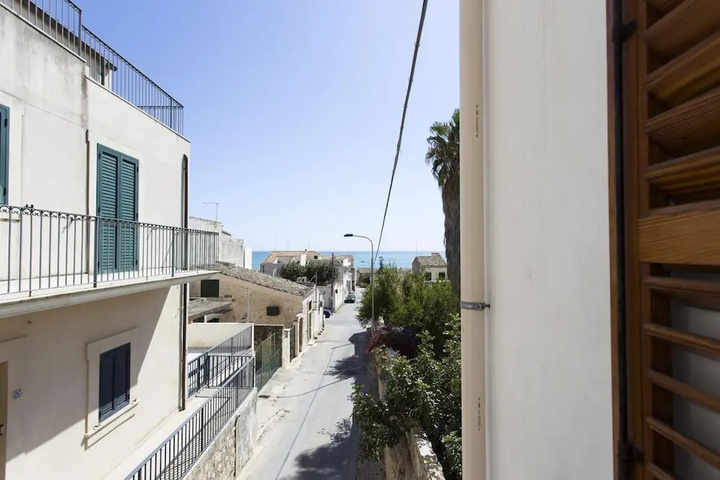 House With 2 Bedrooms in Donnalucata With Furnished Terrace and Wifi Near the Beach