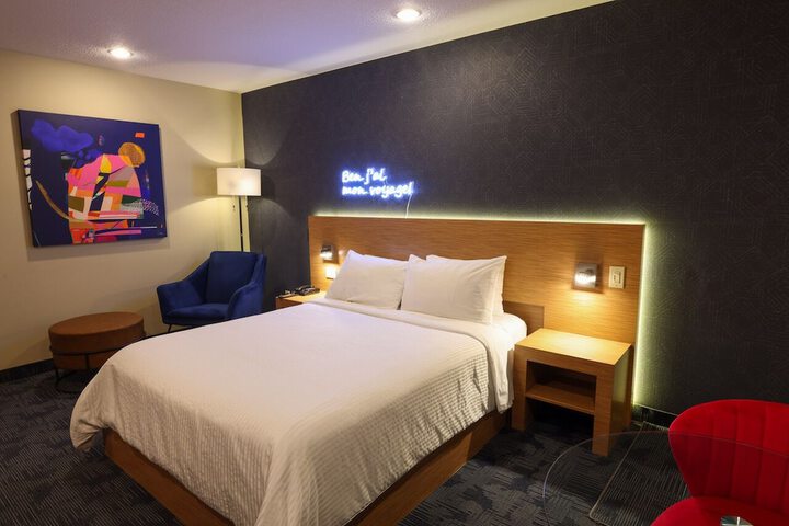 Budget Room 1 Queen Bed (2 of 16)
