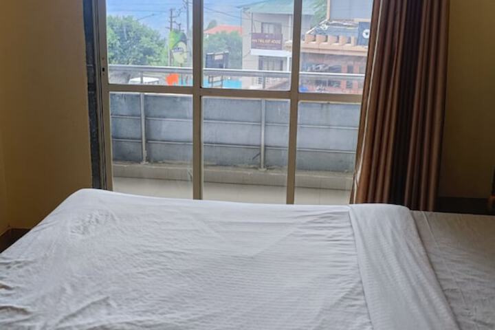 Room 4 of 14