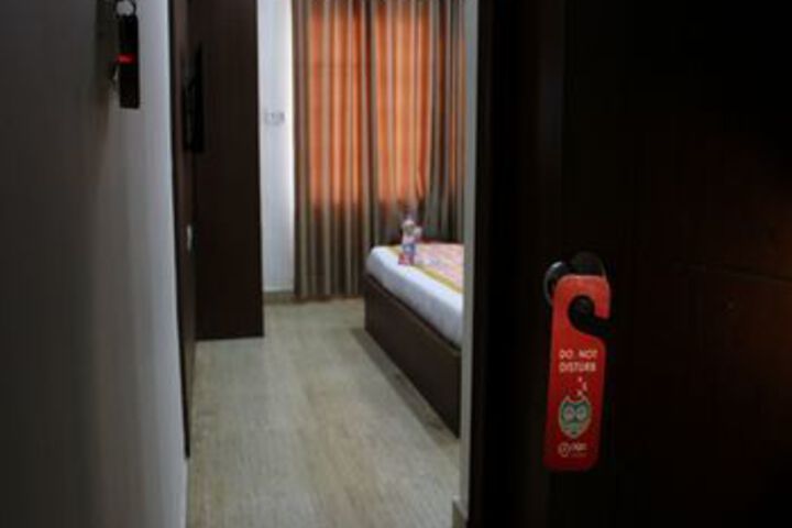 Room 13 of 20