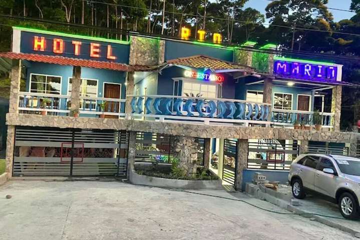 Hotel 5 of 6