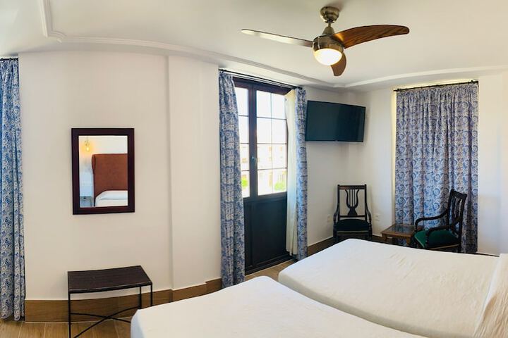 Room 51 of 74