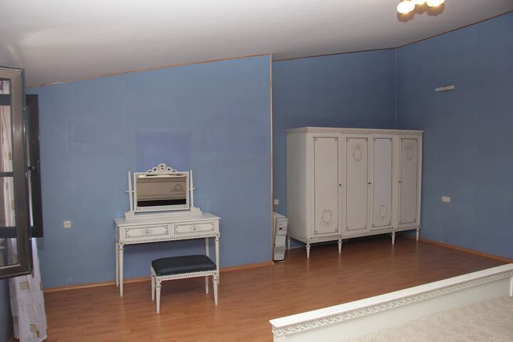 Room 18 of 36