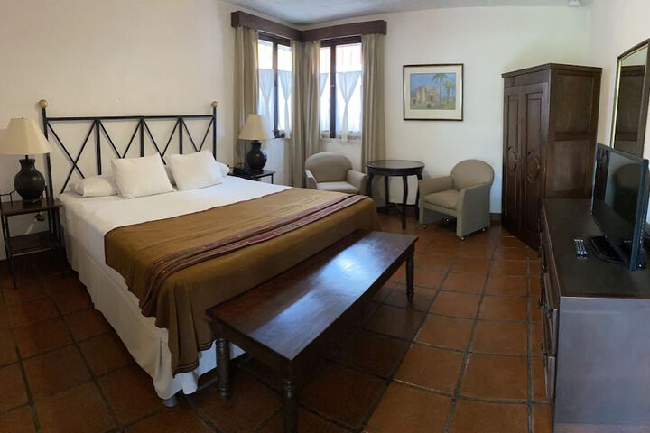Room 13 of 35