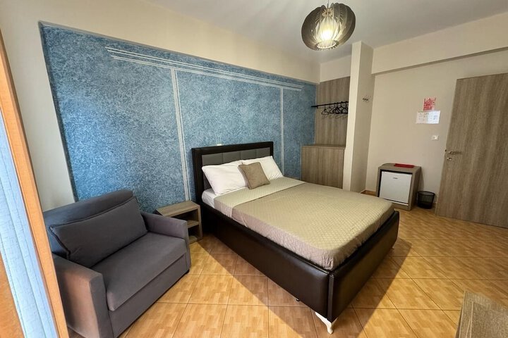 Room 14 of 37