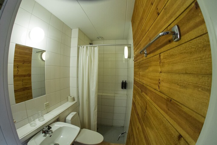 Room 16 of 70