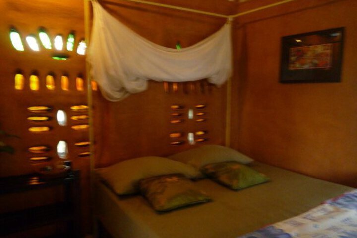 AMYS EARTH HOUSE HOTEL