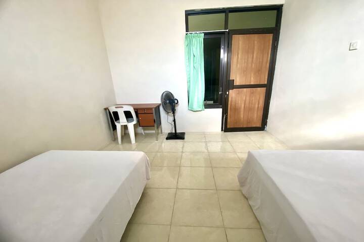 Room 14 of 24