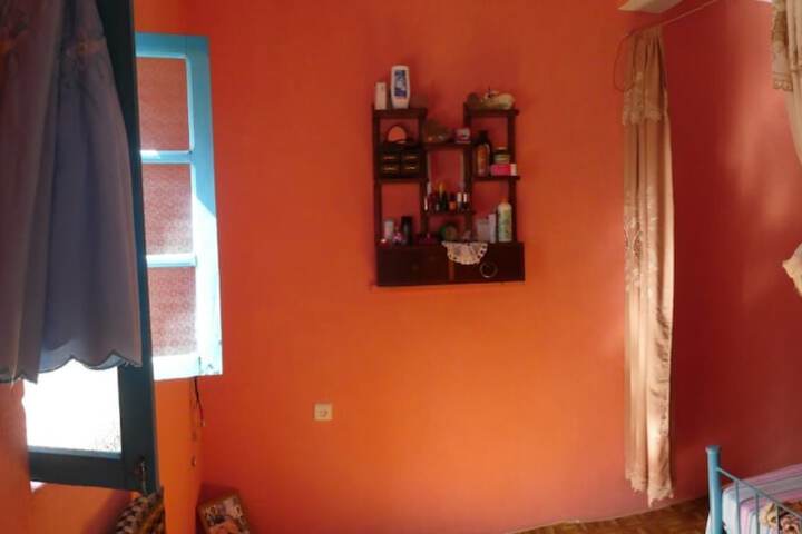Room 4 of 5