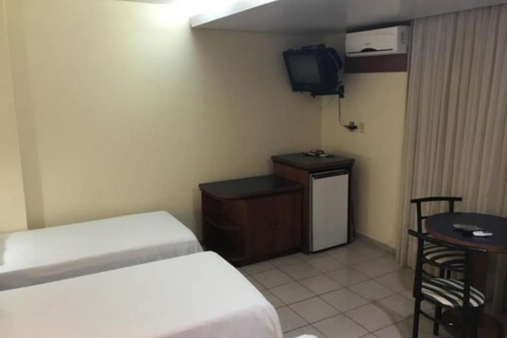 Room 28 of 44