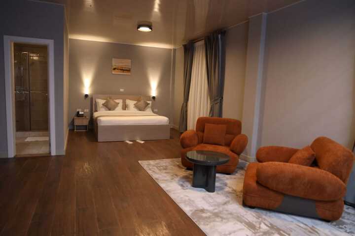 Room 8 of 25