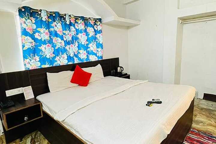 Room 10 of 19
