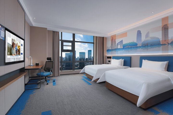 Room 6 of 35
