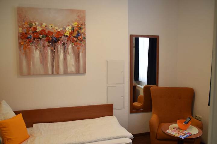 Room 4 of 52