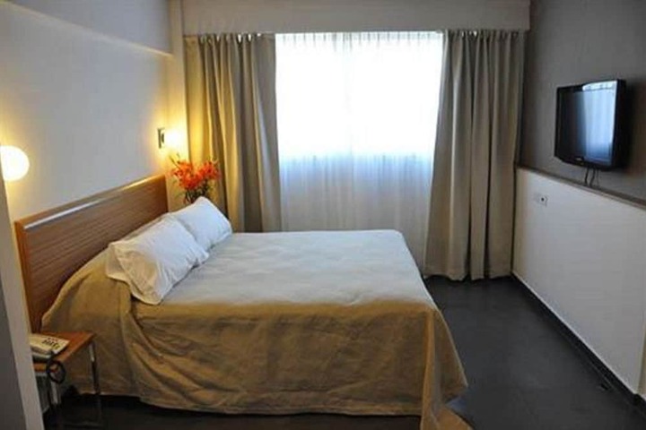 Room 4 of 62