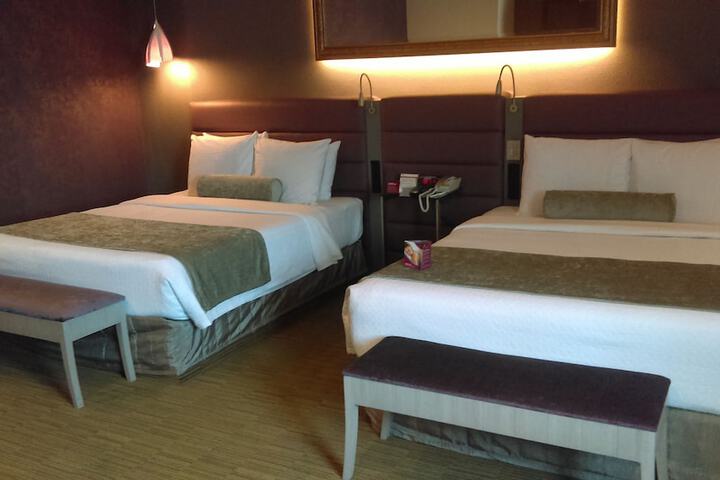 Room 3 of 78