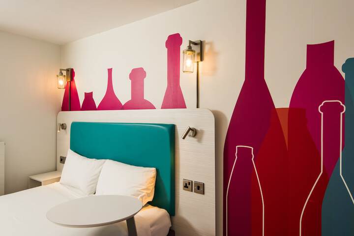 Room 6 of 82