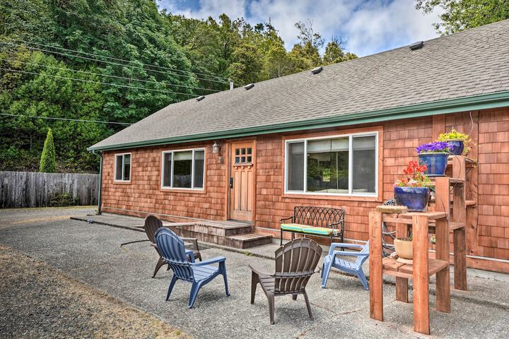 Gold Beach Apartment w / Activities - 2 Mi to Ocean
