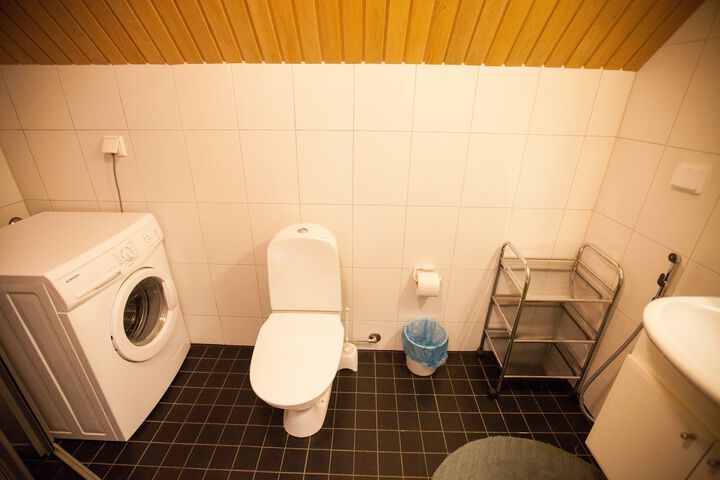Room 2 of 84