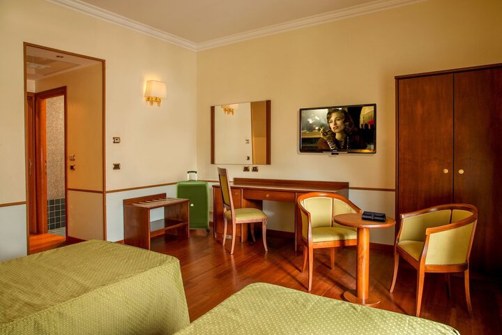 Room 33 of 56