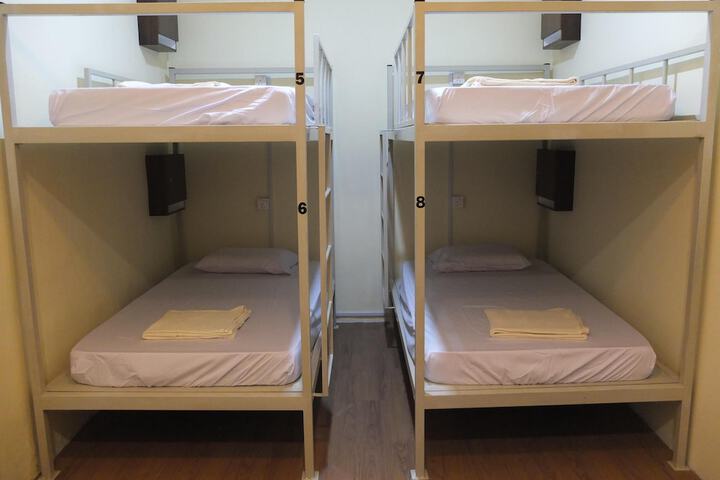 Room 12 of 37