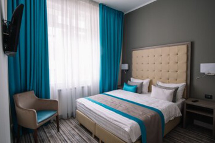 Room 30 of 48