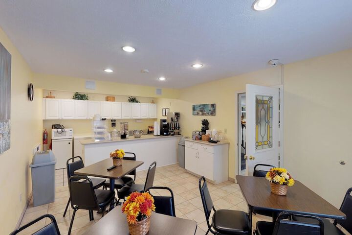 Breakfast/Coffee Service 32 of 43