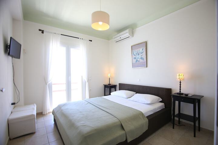Room 4 of 17