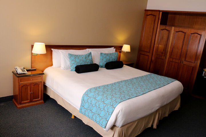 Room 30 of 103