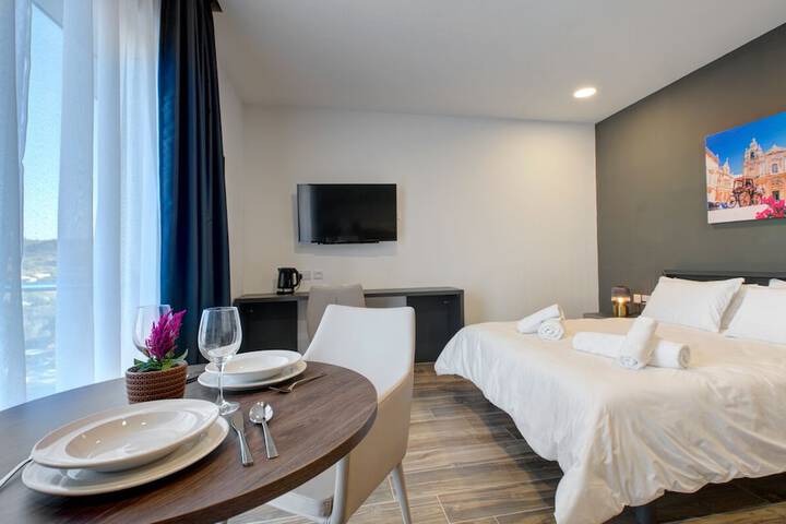 Room 3 of 89