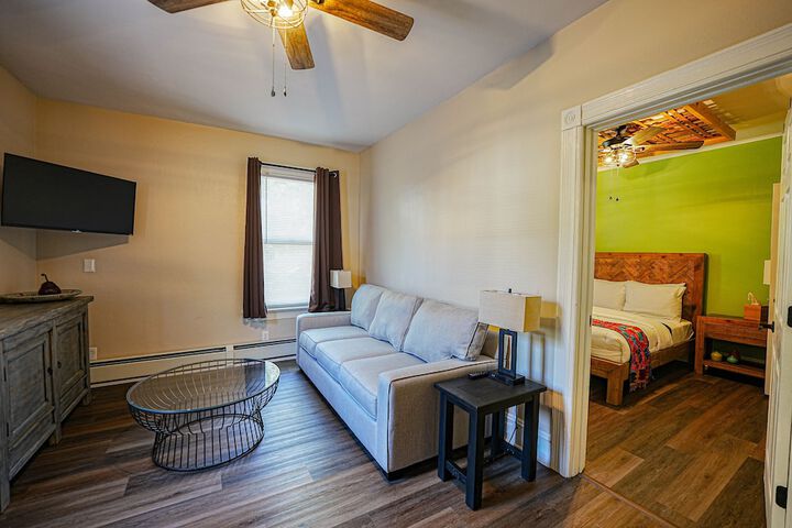 1 Queen Bed (34 of 40)