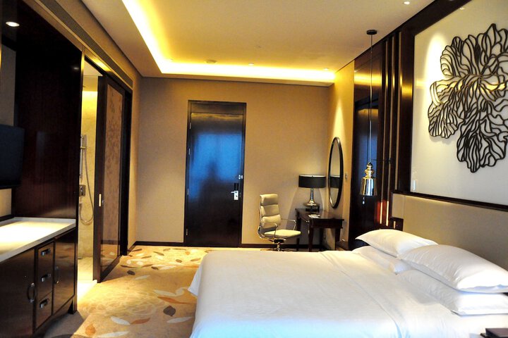 Room 14 of 35