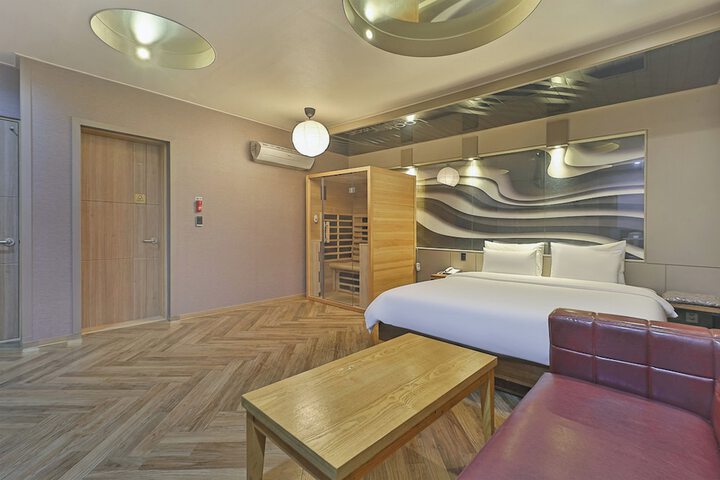Room 25 of 45