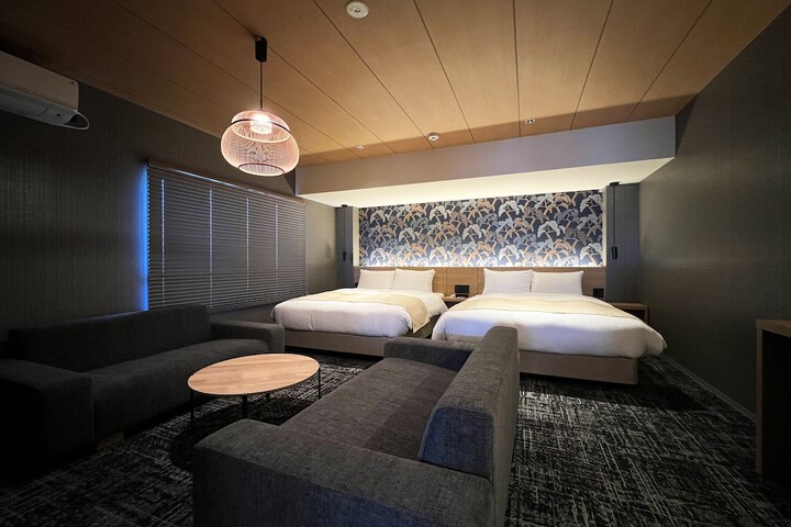 Room 7 of 74